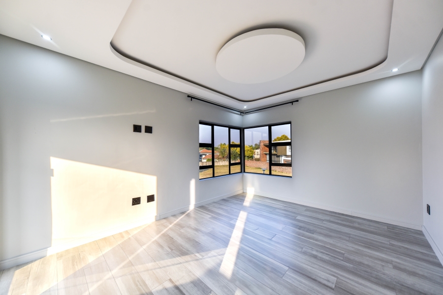 4 Bedroom Property for Sale in Six Fountains Estate Gauteng