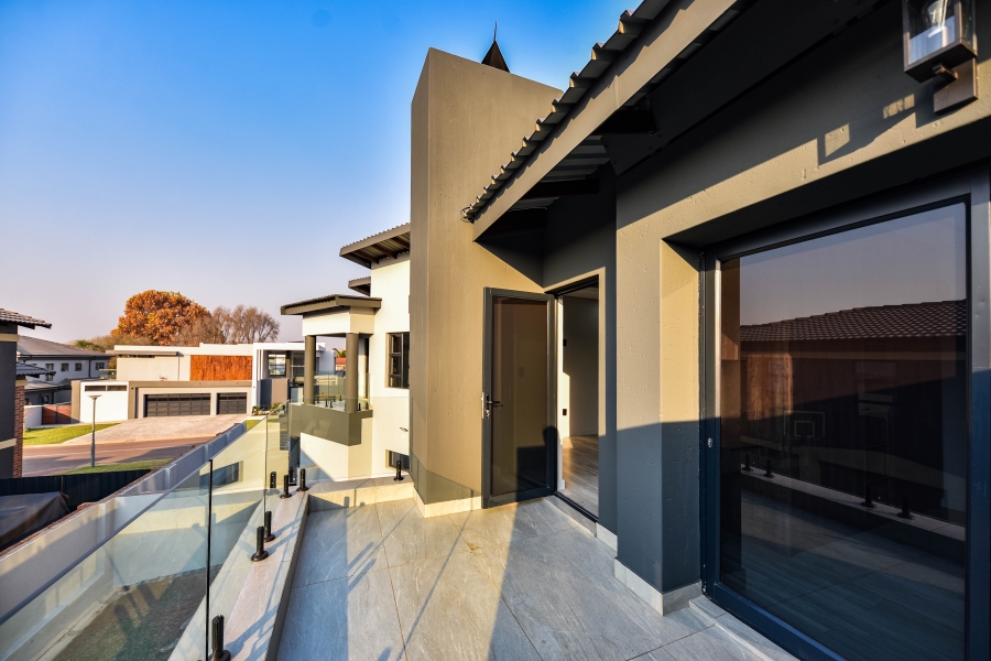 4 Bedroom Property for Sale in Six Fountains Estate Gauteng