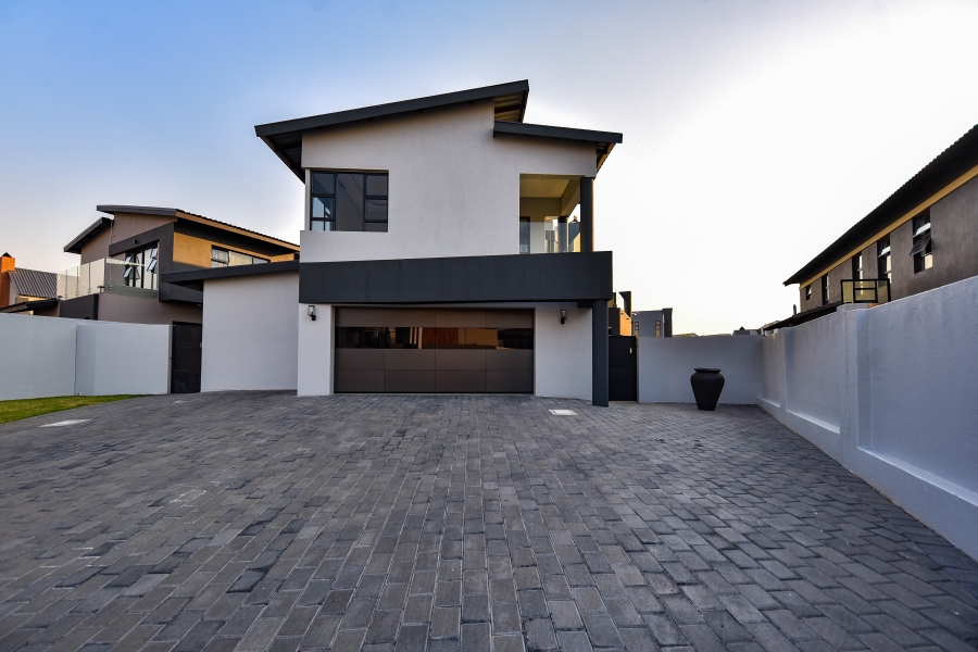 4 Bedroom Property for Sale in Six Fountains Estate Gauteng