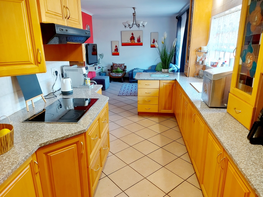 3 Bedroom Property for Sale in Erasmusrand Gauteng