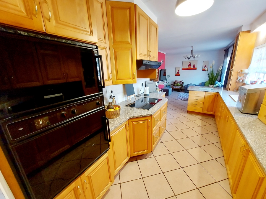 3 Bedroom Property for Sale in Erasmusrand Gauteng