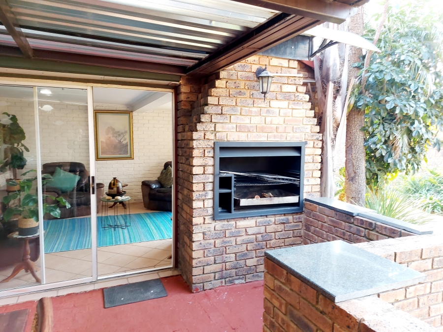 3 Bedroom Property for Sale in Erasmusrand Gauteng