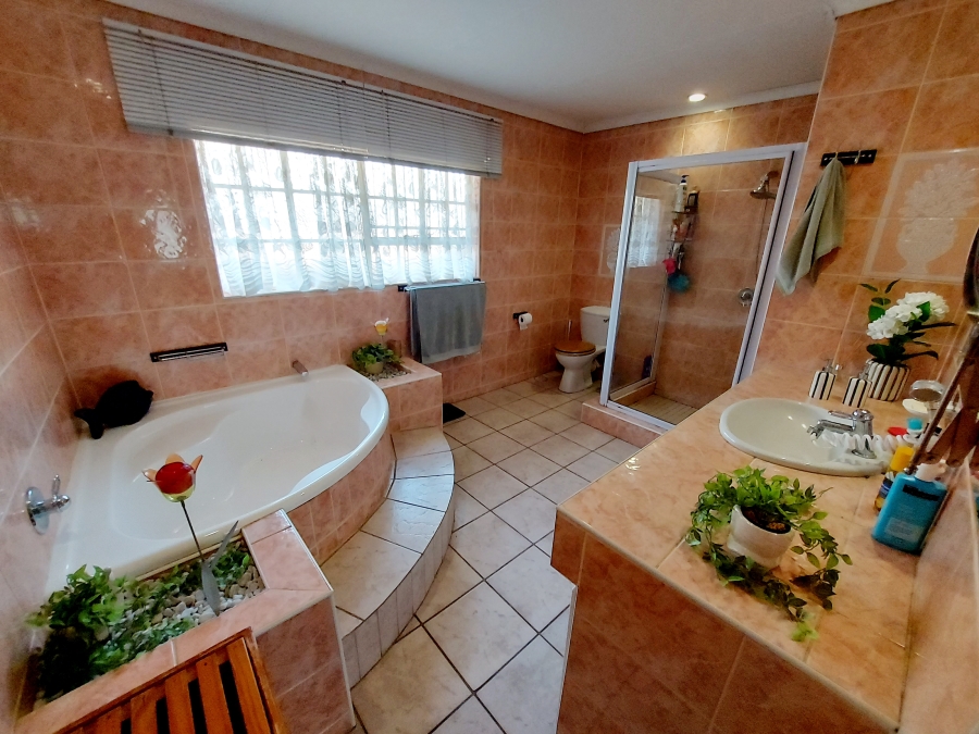 3 Bedroom Property for Sale in Erasmusrand Gauteng