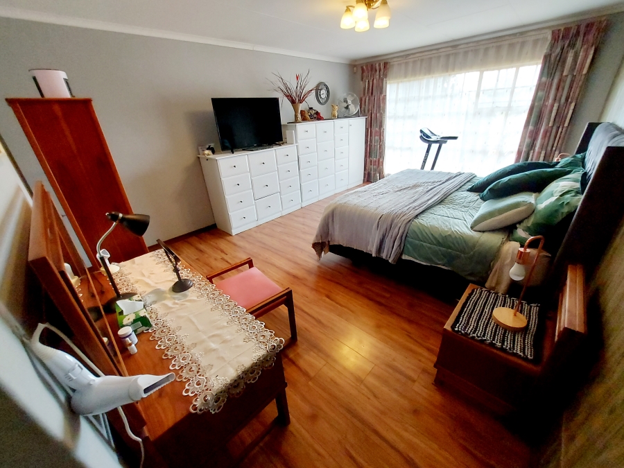 3 Bedroom Property for Sale in Erasmusrand Gauteng