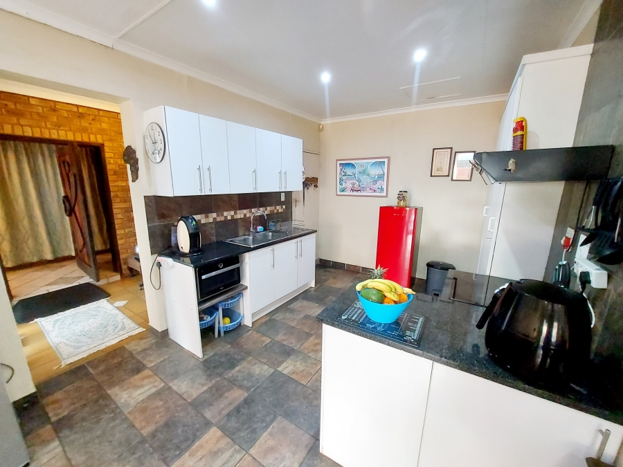 3 Bedroom Property for Sale in Erasmusrand Gauteng