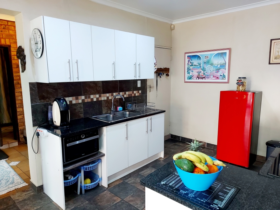 3 Bedroom Property for Sale in Erasmusrand Gauteng