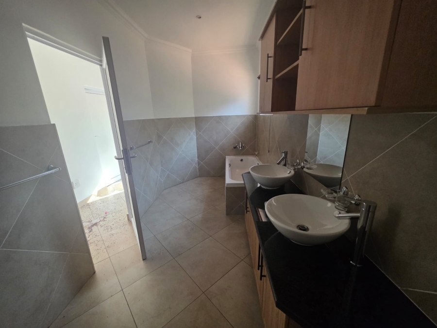 4 Bedroom Property for Sale in Ebotse Golf Estate Gauteng