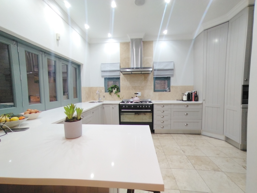 4 Bedroom Property for Sale in Baileys Muckleneuk Gauteng
