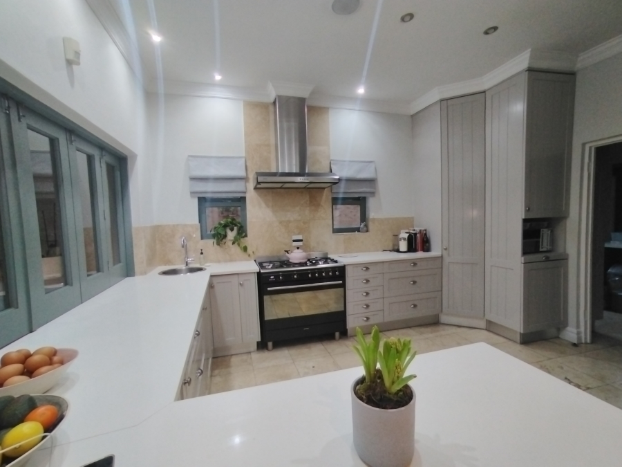 4 Bedroom Property for Sale in Baileys Muckleneuk Gauteng