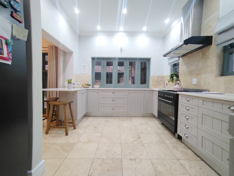 4 Bedroom Property for Sale in Baileys Muckleneuk Gauteng