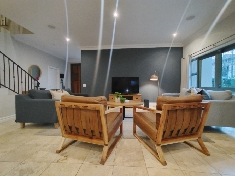 4 Bedroom Property for Sale in Baileys Muckleneuk Gauteng