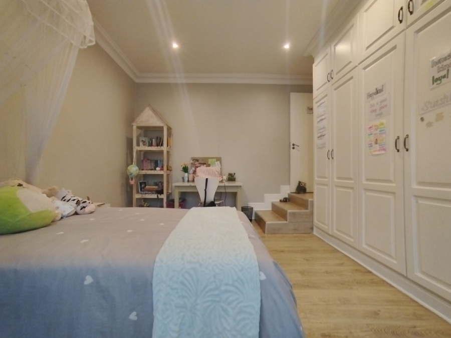 4 Bedroom Property for Sale in Baileys Muckleneuk Gauteng