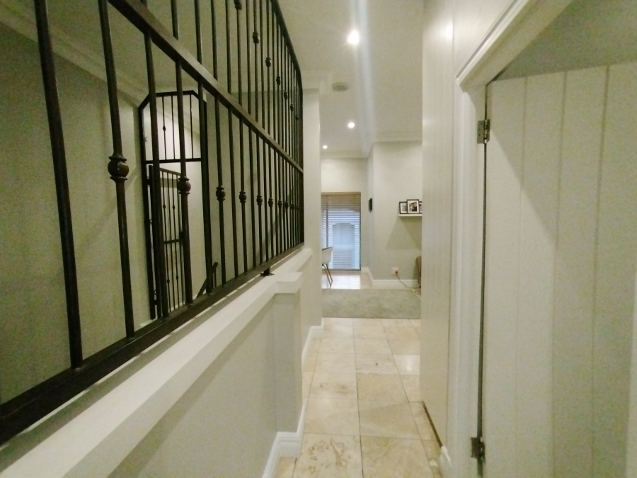 4 Bedroom Property for Sale in Baileys Muckleneuk Gauteng