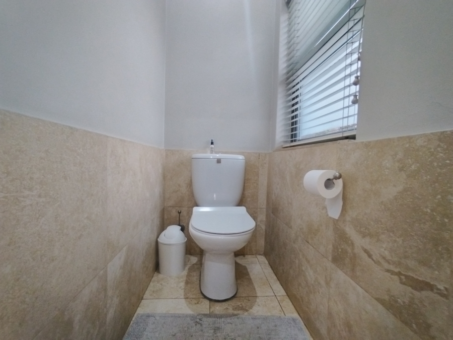 4 Bedroom Property for Sale in Baileys Muckleneuk Gauteng