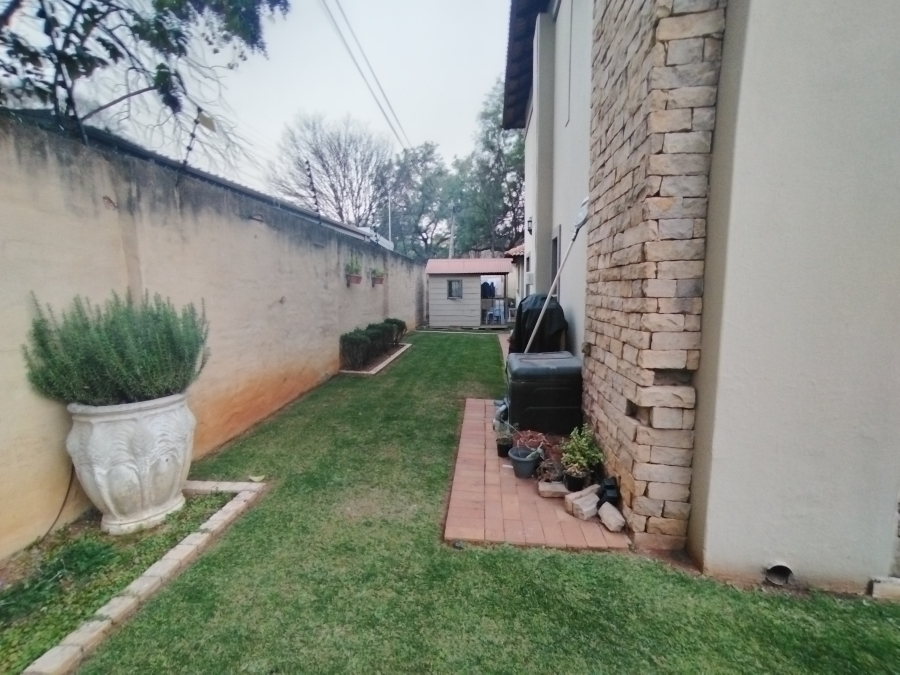4 Bedroom Property for Sale in Baileys Muckleneuk Gauteng