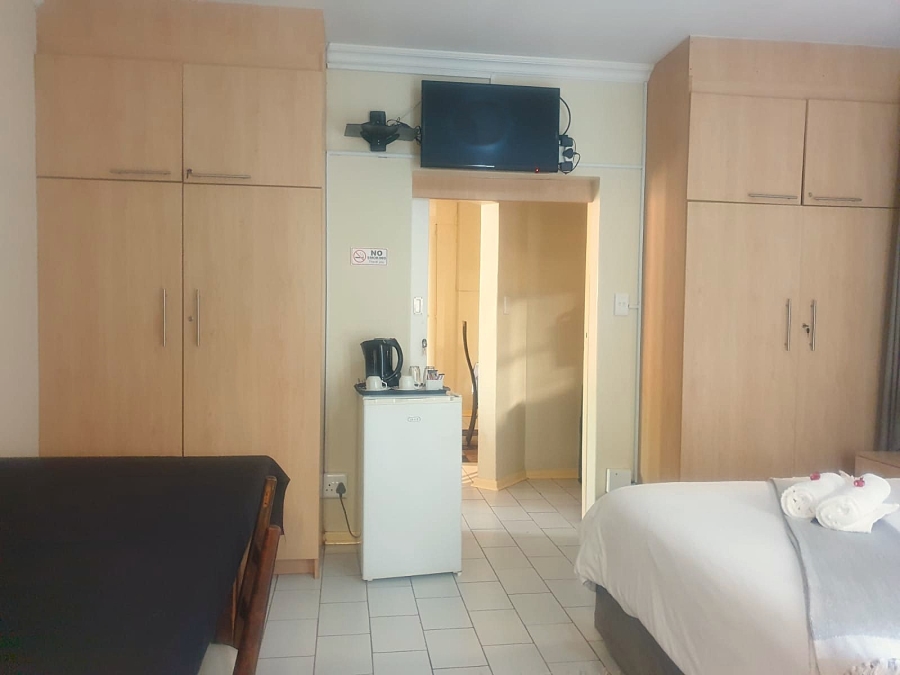 To Let 1 Bedroom Property for Rent in Garsfontein Gauteng