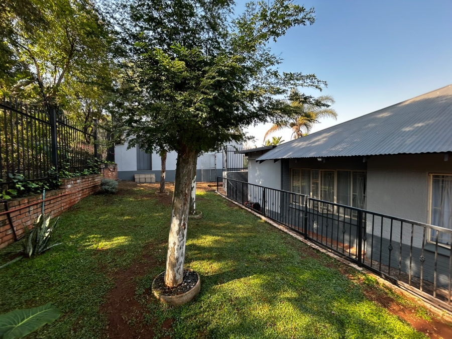 To Let 3 Bedroom Property for Rent in Waverley Gauteng