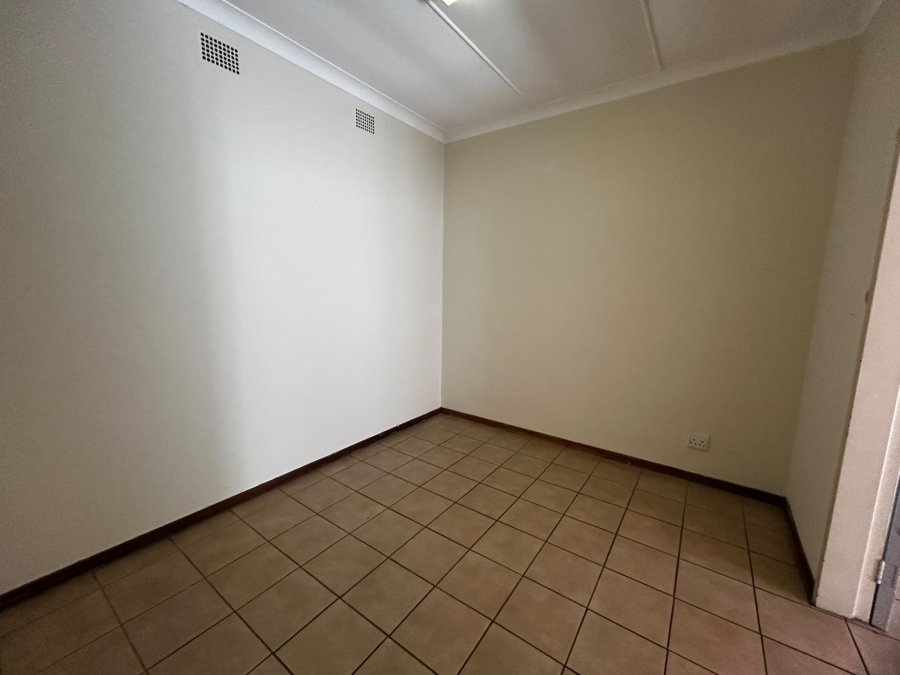 To Let 3 Bedroom Property for Rent in Waverley Gauteng