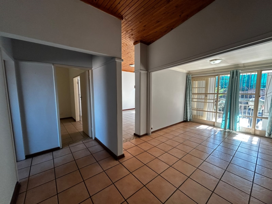 To Let 3 Bedroom Property for Rent in Waverley Gauteng