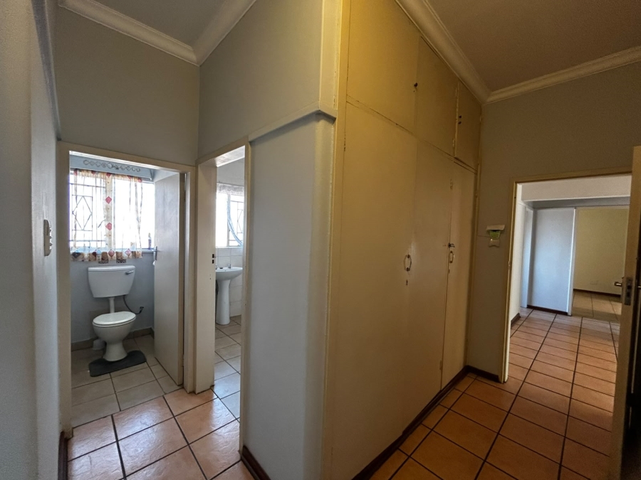 To Let 3 Bedroom Property for Rent in Waverley Gauteng