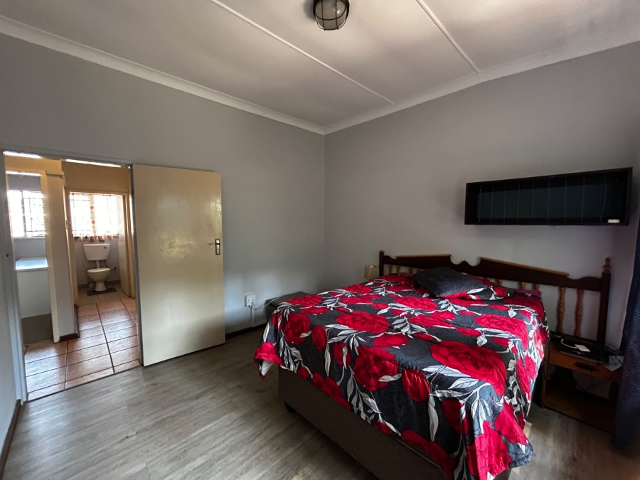 To Let 3 Bedroom Property for Rent in Waverley Gauteng