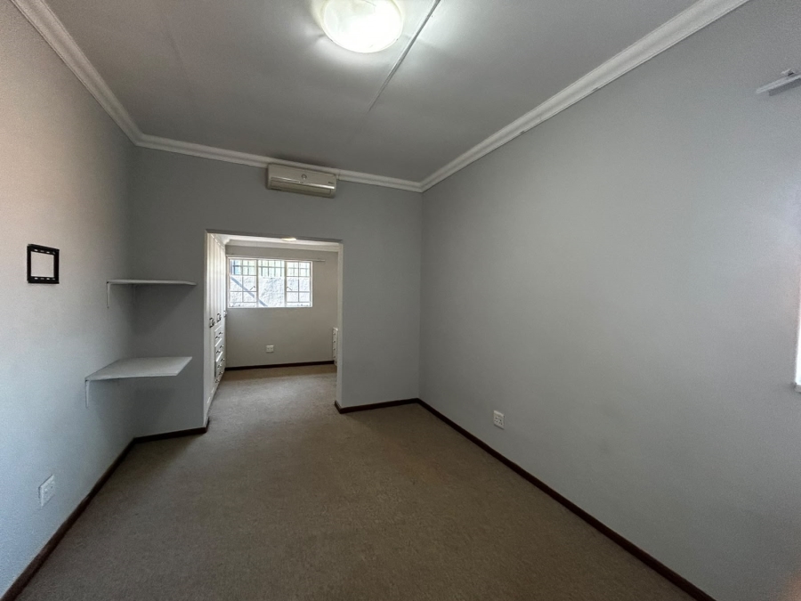 To Let 3 Bedroom Property for Rent in Waverley Gauteng