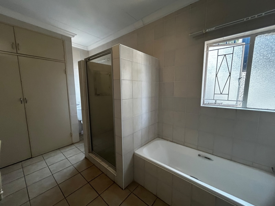 To Let 3 Bedroom Property for Rent in Waverley Gauteng
