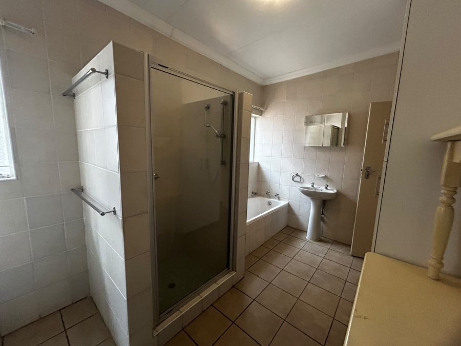 To Let 3 Bedroom Property for Rent in Waverley Gauteng