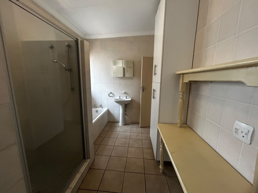To Let 3 Bedroom Property for Rent in Waverley Gauteng