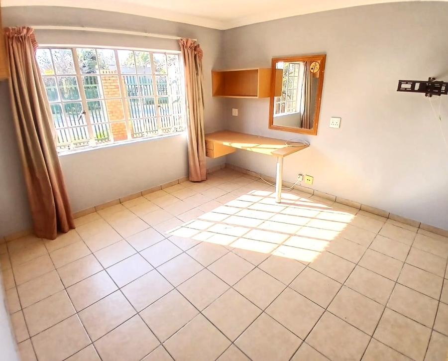 1 Bedroom Property for Sale in Rietfontein SH Gauteng