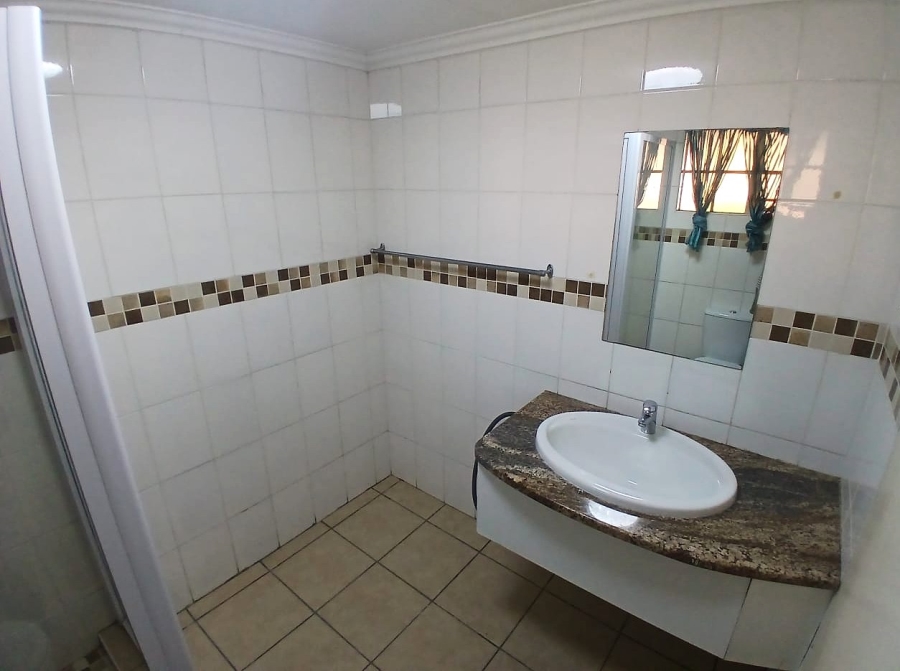 1 Bedroom Property for Sale in Rietfontein SH Gauteng