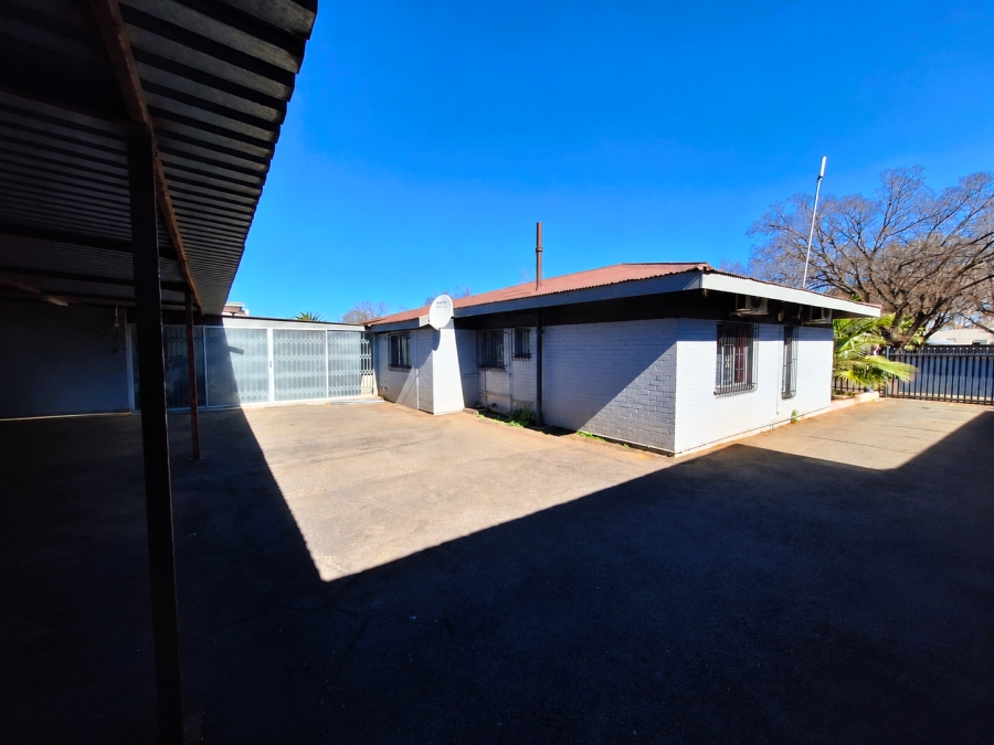 6 Bedroom Property for Sale in Vanderbijlpark CW 1 Gauteng