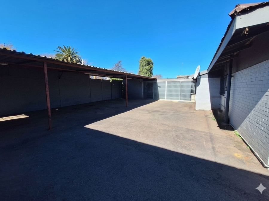 6 Bedroom Property for Sale in Vanderbijlpark CW 1 Gauteng