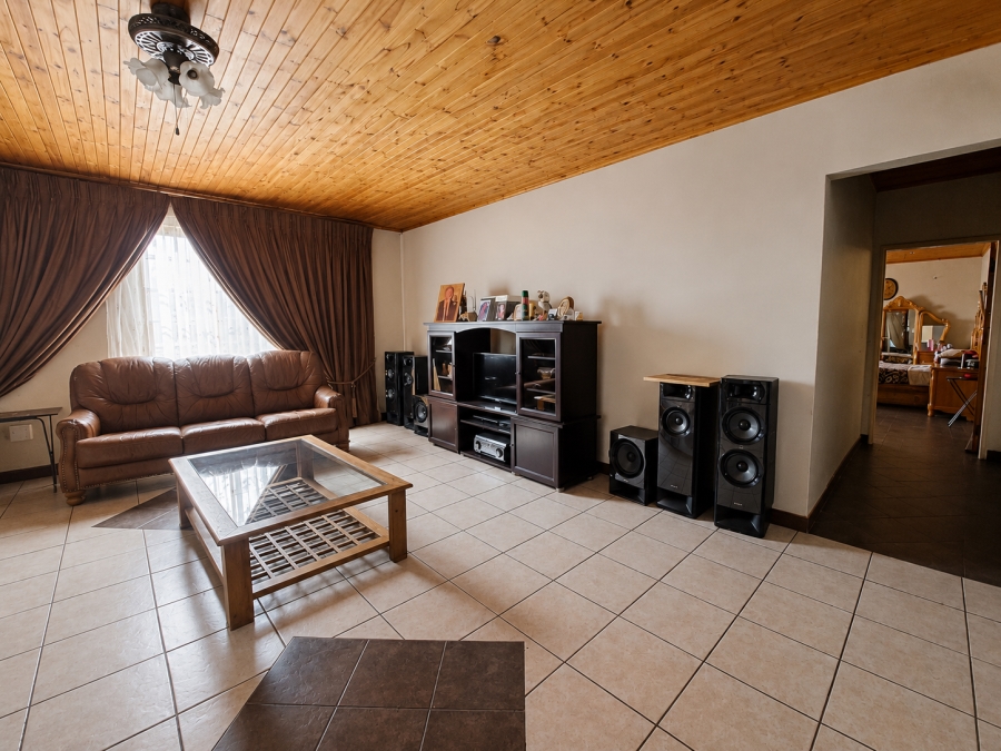 3 Bedroom Property for Sale in Lenteland Gauteng