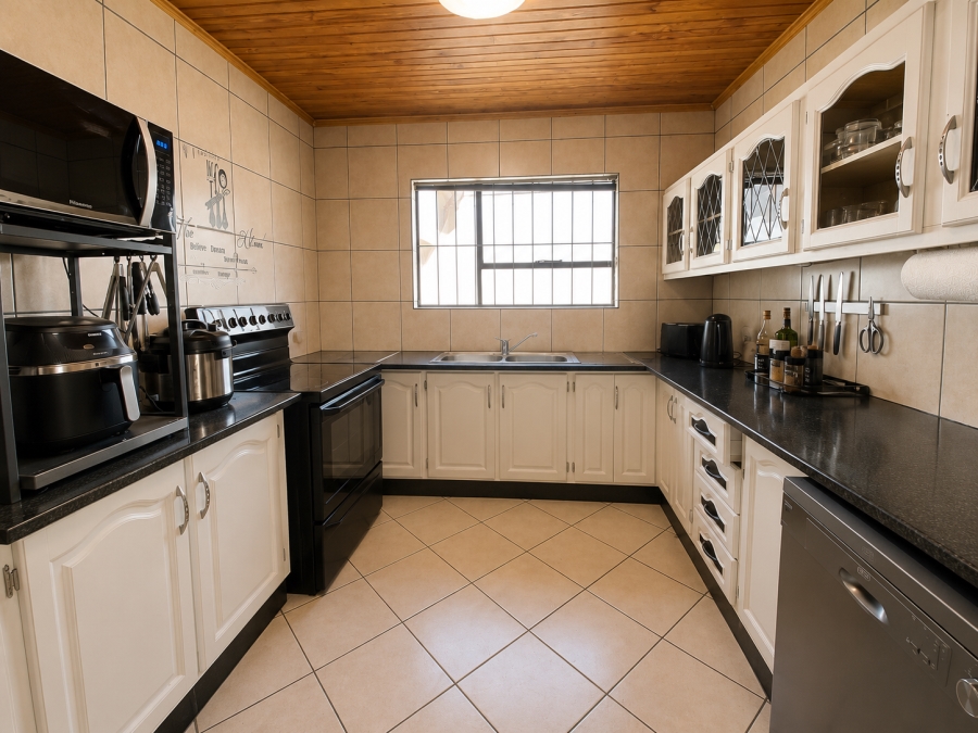 3 Bedroom Property for Sale in Lenteland Gauteng