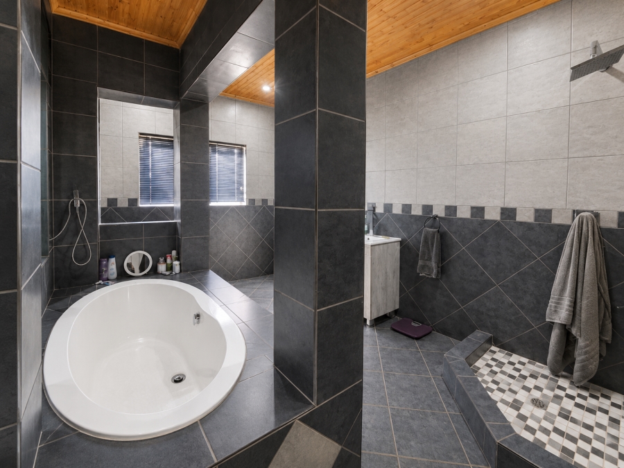 3 Bedroom Property for Sale in Lenteland Gauteng