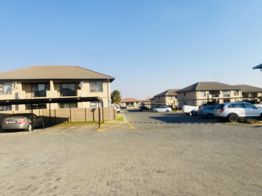 2 Bedroom Property for Sale in Parkrand Gauteng