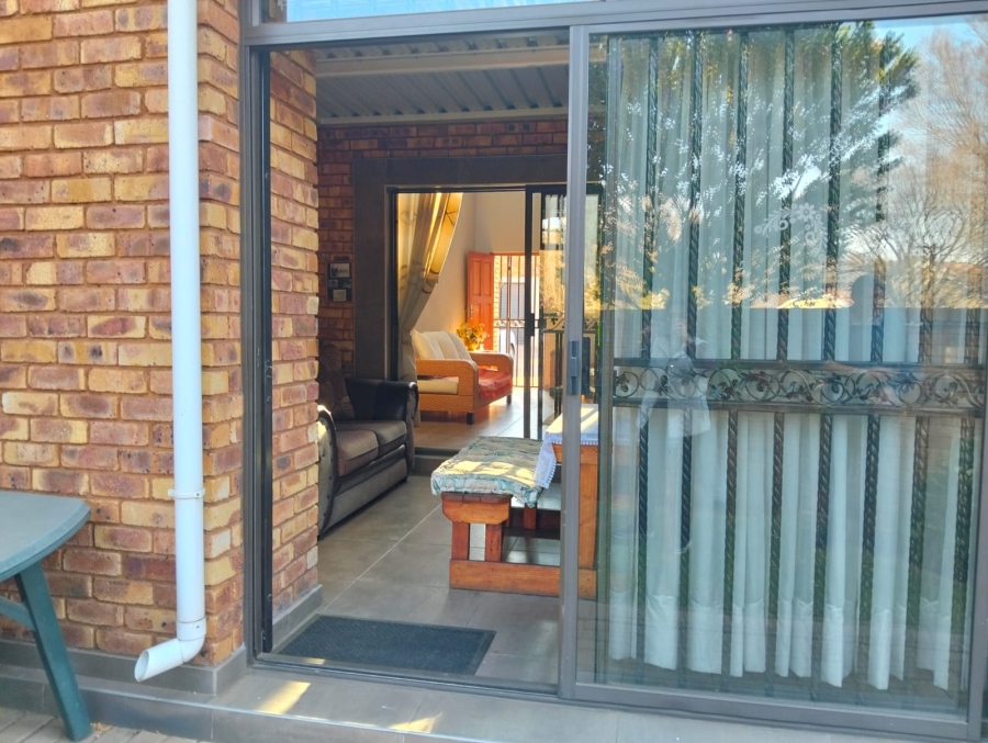 3 Bedroom Property for Sale in Selcourt Gauteng