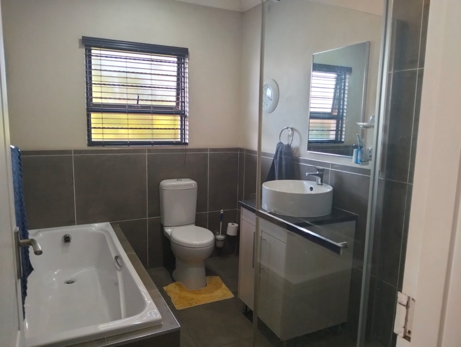 3 Bedroom Property for Sale in Selcourt Gauteng