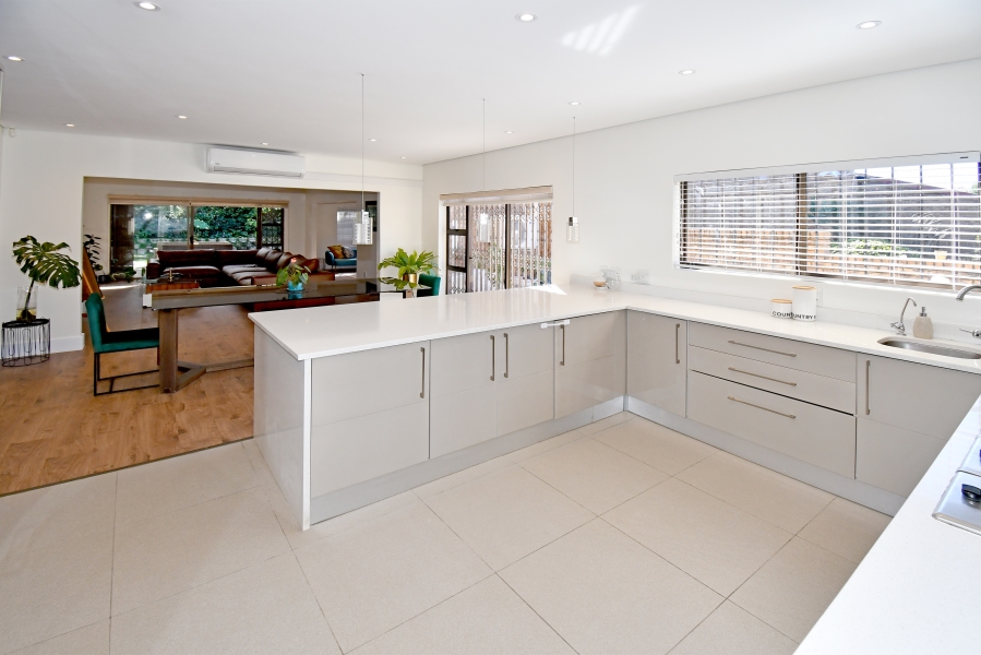 2 Bedroom Property for Sale in Illovo Gauteng