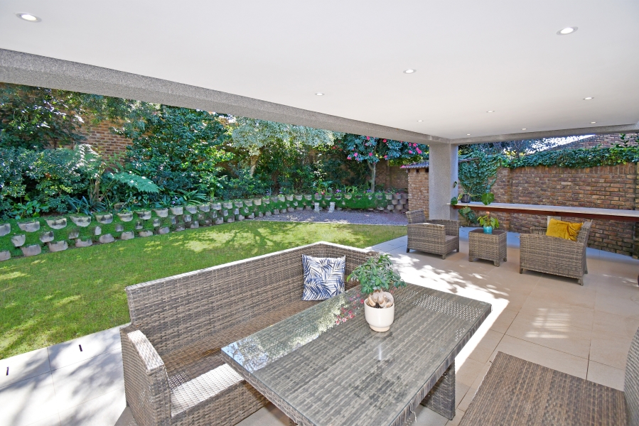 2 Bedroom Property for Sale in Illovo Gauteng