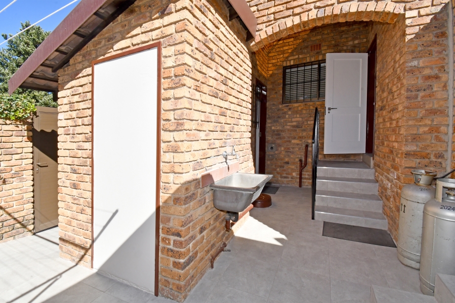 2 Bedroom Property for Sale in Illovo Gauteng