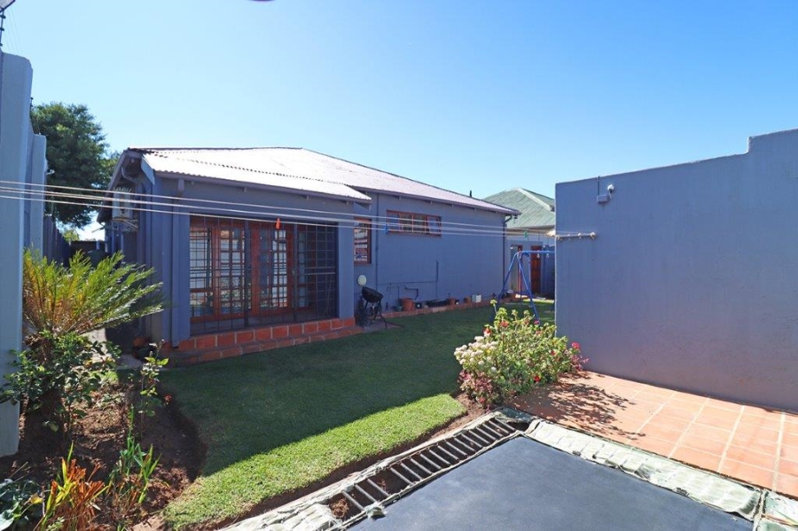 3 Bedroom Property for Sale in Orange Grove Gauteng
