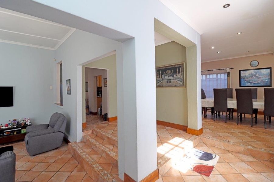 3 Bedroom Property for Sale in Orange Grove Gauteng
