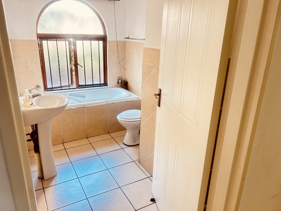 To Let 3 Bedroom Property for Rent in North Riding Gauteng