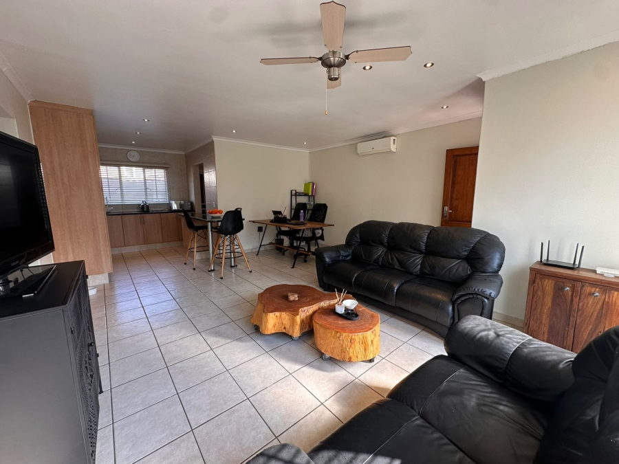 3 Bedroom Property for Sale in Thatchfield Close Gauteng