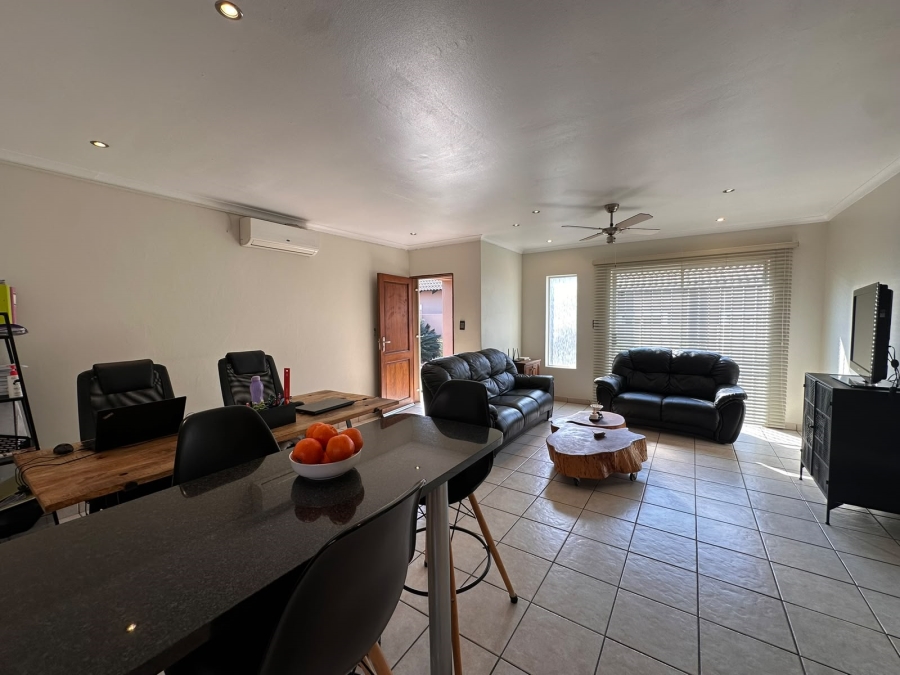 3 Bedroom Property for Sale in Thatchfield Close Gauteng