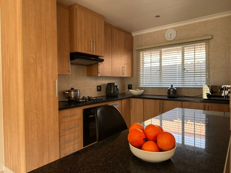 3 Bedroom Property for Sale in Thatchfield Close Gauteng