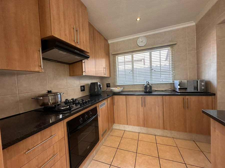 3 Bedroom Property for Sale in Thatchfield Close Gauteng