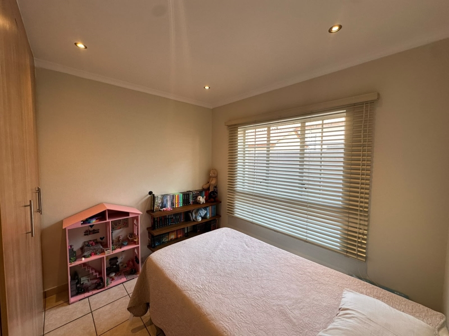 3 Bedroom Property for Sale in Thatchfield Close Gauteng